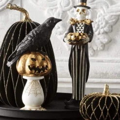 Mr Skelett Mit Goldenem Kürbis Teelichthalter -Halloween-Requisitenladen skeleton gentleman mit jack o lantern teelichthalter halloween und gothic homeware und wohnungsdeko skeleton with jackolantern tealightholder 54374 3