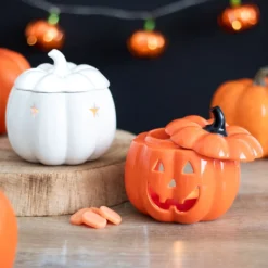 Weiße Halloween Kürbis Duftlampe -Halloween-Requisitenladen weisse jack o lantern kuerbis duftlampe white jack o lantern pumpkin oil burner halloween tischdeko 53767 05